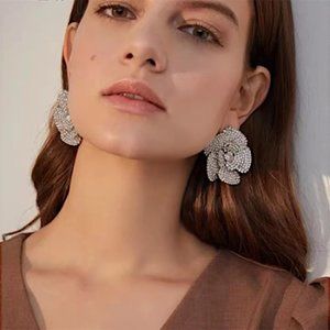 NEW~ Anthropologie Amber Sceats "Camila Flower" Crystal Earrings